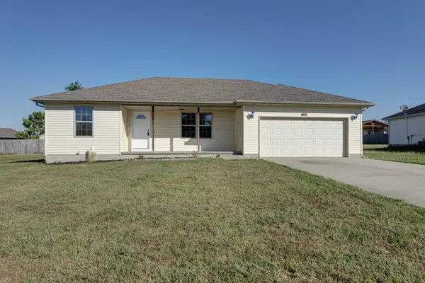 409 Sugar LN, Clever, MO 65631