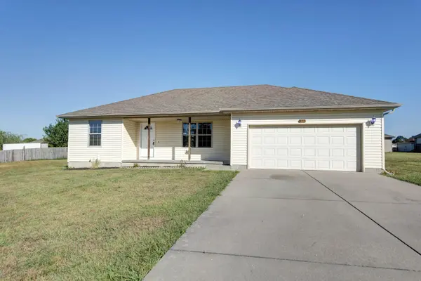 409 Sugar LN, Clever, MO 65631