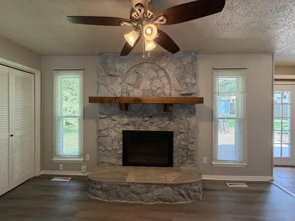 3205 W Marty ST, Springfield, MO 65810