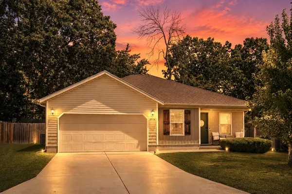 6516 Prairie CIR, Rockaway Beach, MO 65740