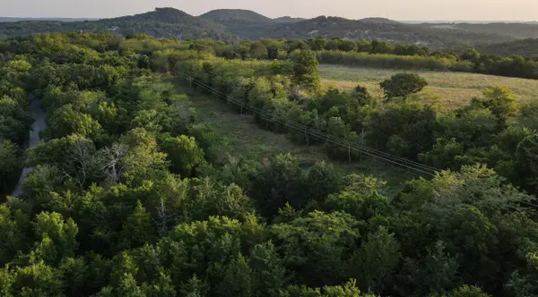000 Quiet Acres RD, Lampe, MO 65681