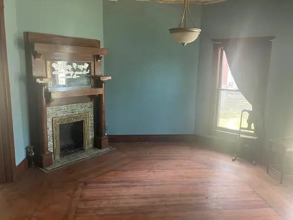 111 W Walnut ST, Columbus, KS 66725