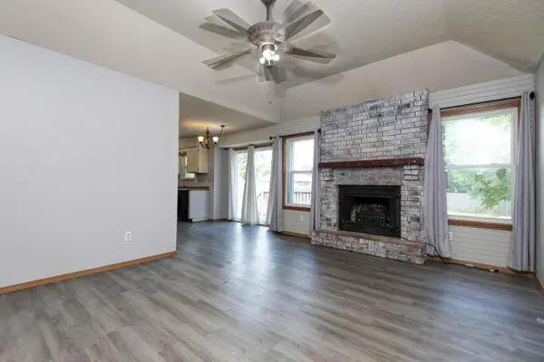 2120 S Golden AVE, Springfield, MO 65807