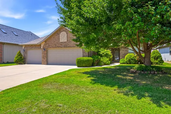 5477 S Pinehurst AVE, Springfield, MO 65810