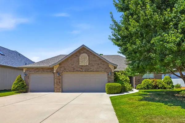 5477 S Pinehurst AVE, Springfield, MO 65810