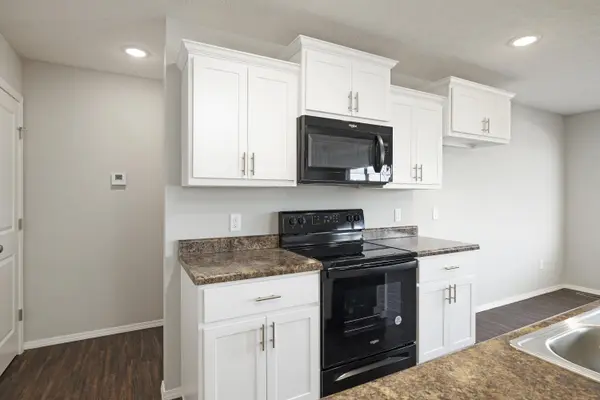 2180 S Durango DR, Bolivar, MO 65613