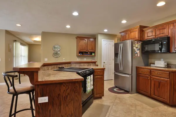 3741 N Oak Point AVE, Springfield, MO 65803