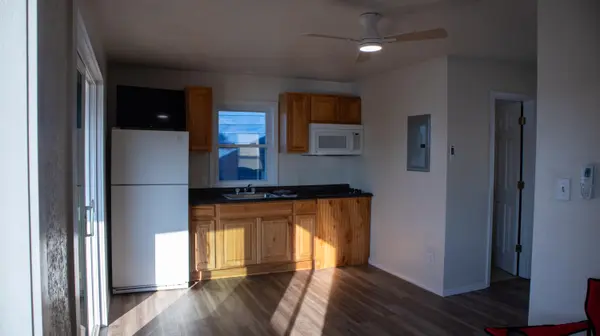 585 Tom Turkey CIR, Reeds Spring, MO 65737