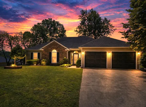 1725 Pointe Royale DR, Branson, MO 65616