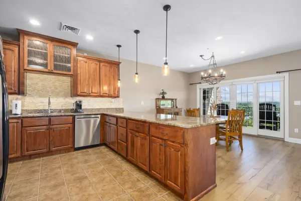 1207 Riverstone DR, Branson, MO 65616