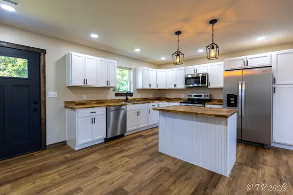 2415 Deatherage AVE, West Plains, MO 65775