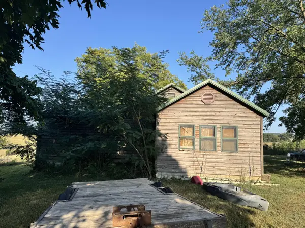16534 State Highway 39, Aurora, MO 65605