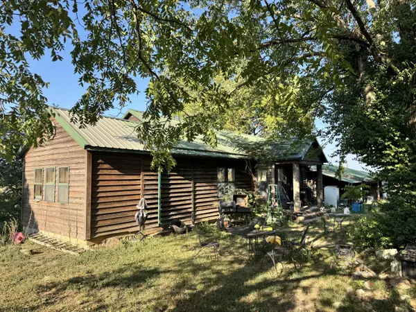 16534 State Highway 39, Aurora, MO 65605