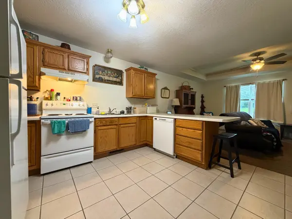 420/2/5/7 W Bradford ST, Bolivar, MO 65613