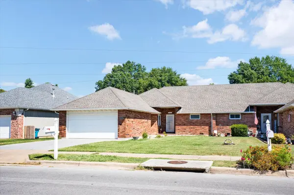1333 W Edgewood ST, Springfield, MO 65807