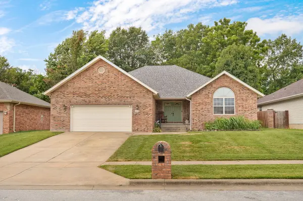 725 S Christopher AVE, Springfield, MO 65802