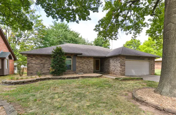 4035 S Parkcrest AVE, Springfield, MO 65810