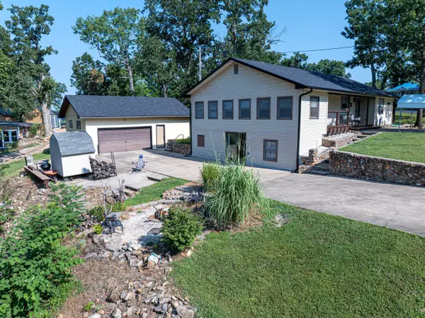 28446 Panorama RD, Warsaw, MO 65355