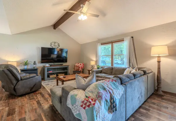 1804 S 14th AVE, Ozark, MO 65721