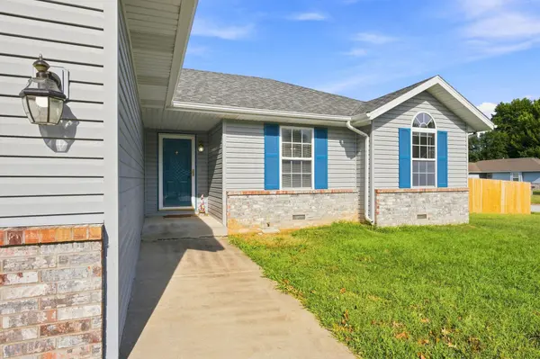 701 Darin LN, Willard, MO 65781