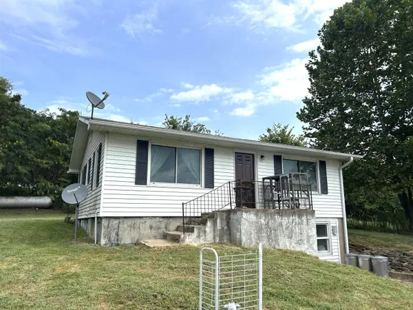 1041 Cameron LN, Mansfield, MO 65704