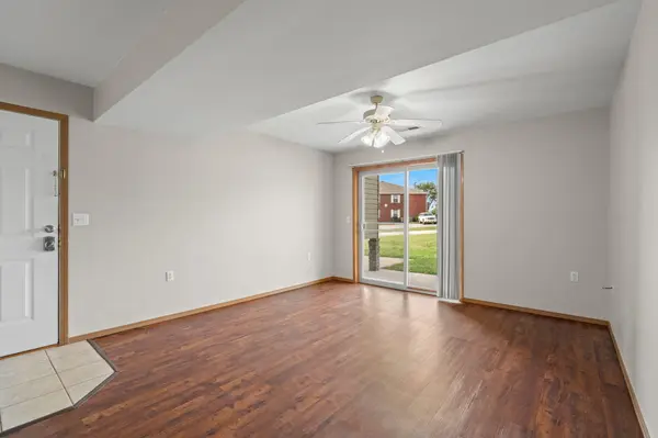 819 W Warren AVE, Ozark, MO 65721