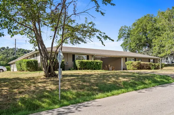 4 Sunnybrook LN, Kimberling City, MO 65686