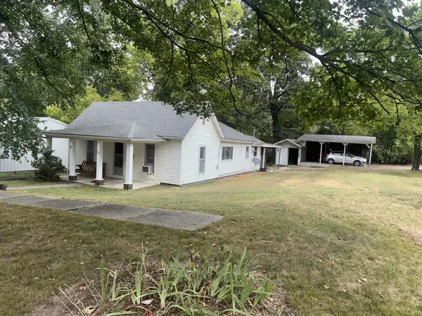 736 E 14th ST, Baxter Springs, KS 66713