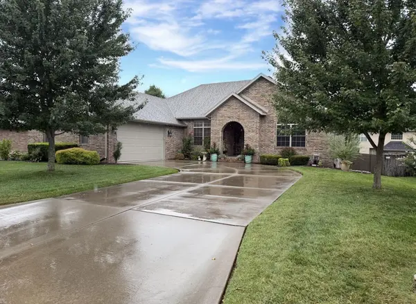 1003 N 23rd AVE, Ozark, MO 65721