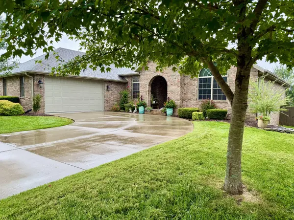 1003 N 23rd AVE, Ozark, MO 65721