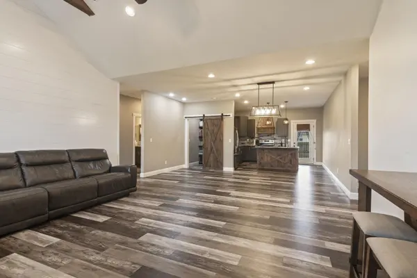 2390 S Sedona CT, Bolivar, MO 65613