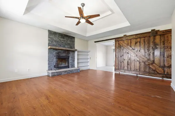 273 Trout RD, Ozark, MO 65721