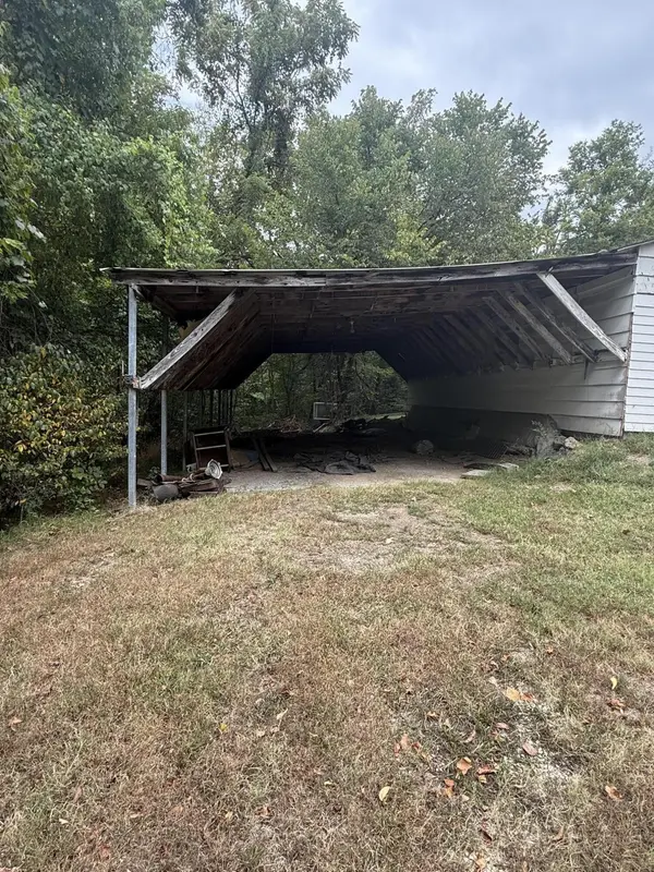 1435 Route Nn, Goodman, MO 64843