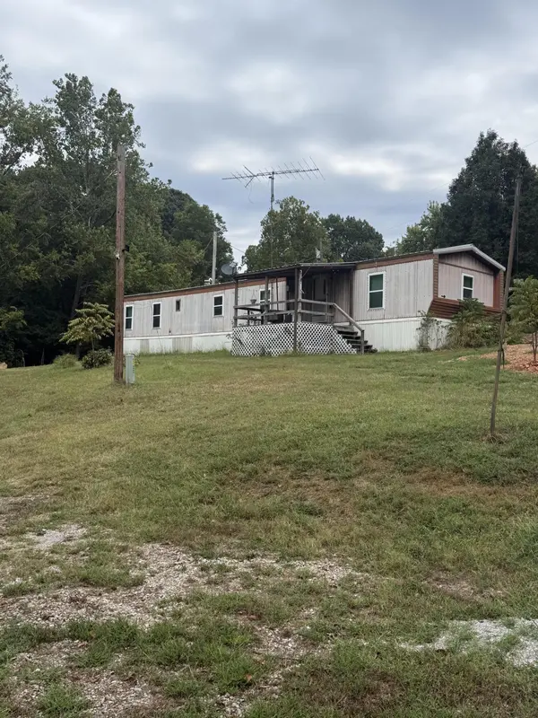 1435 Route Nn, Goodman, MO 64843