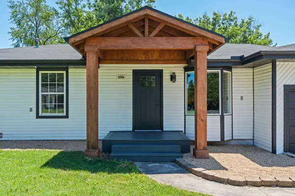 2324 E Huntington ST, Ozark, MO 65721