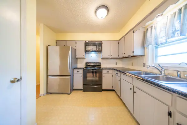 2508 Ginger DR, West Plains, MO 65775