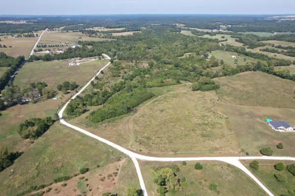 9008 N Bell Valley LN, Willard, MO 65781