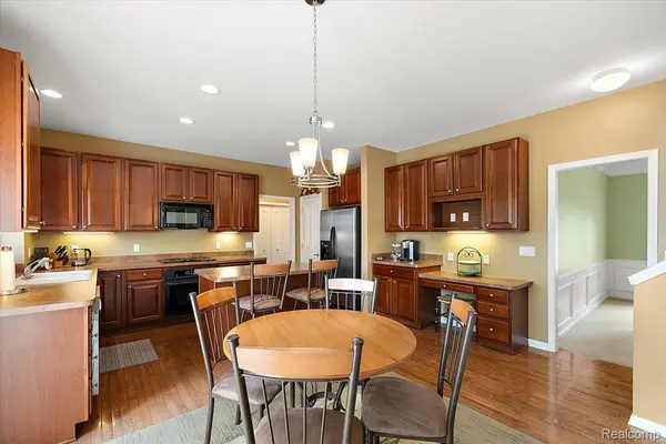 1885 Avon Glen LN, Orion Charter Township, MI 48360