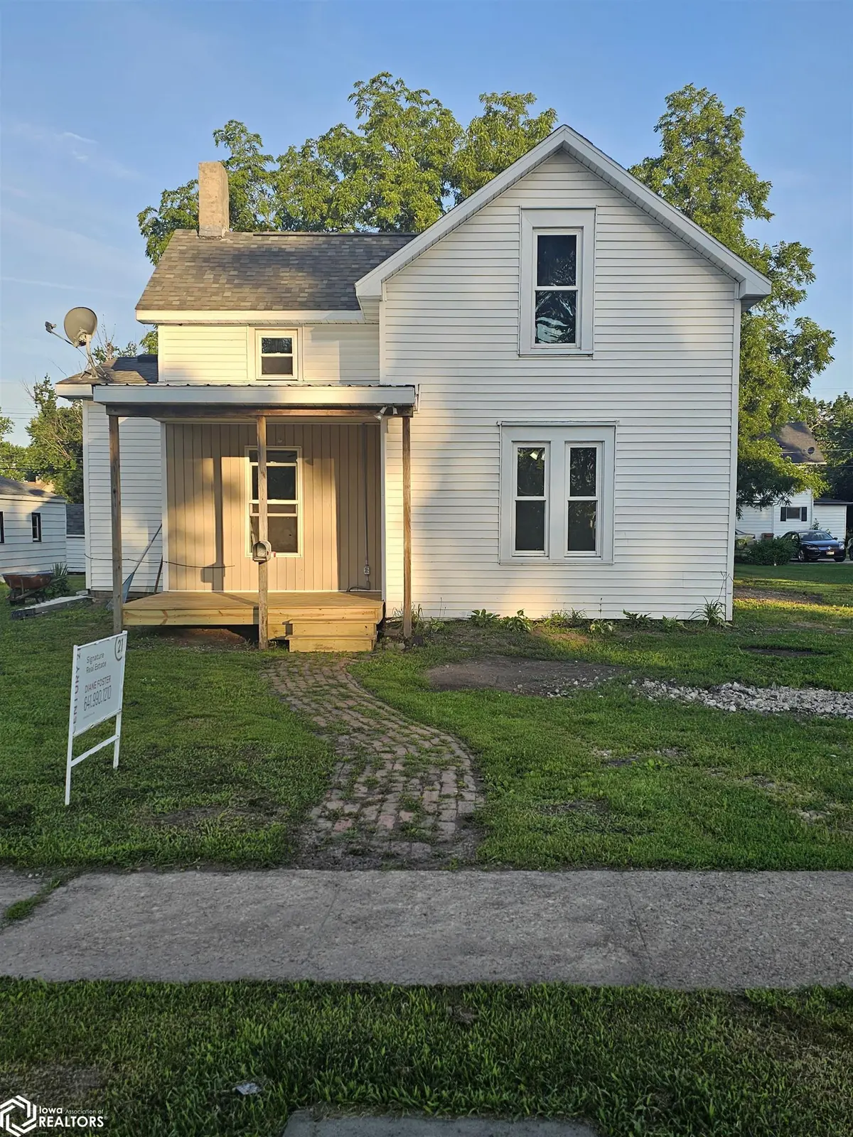 427 East ST, Grinnell, IA 50112
