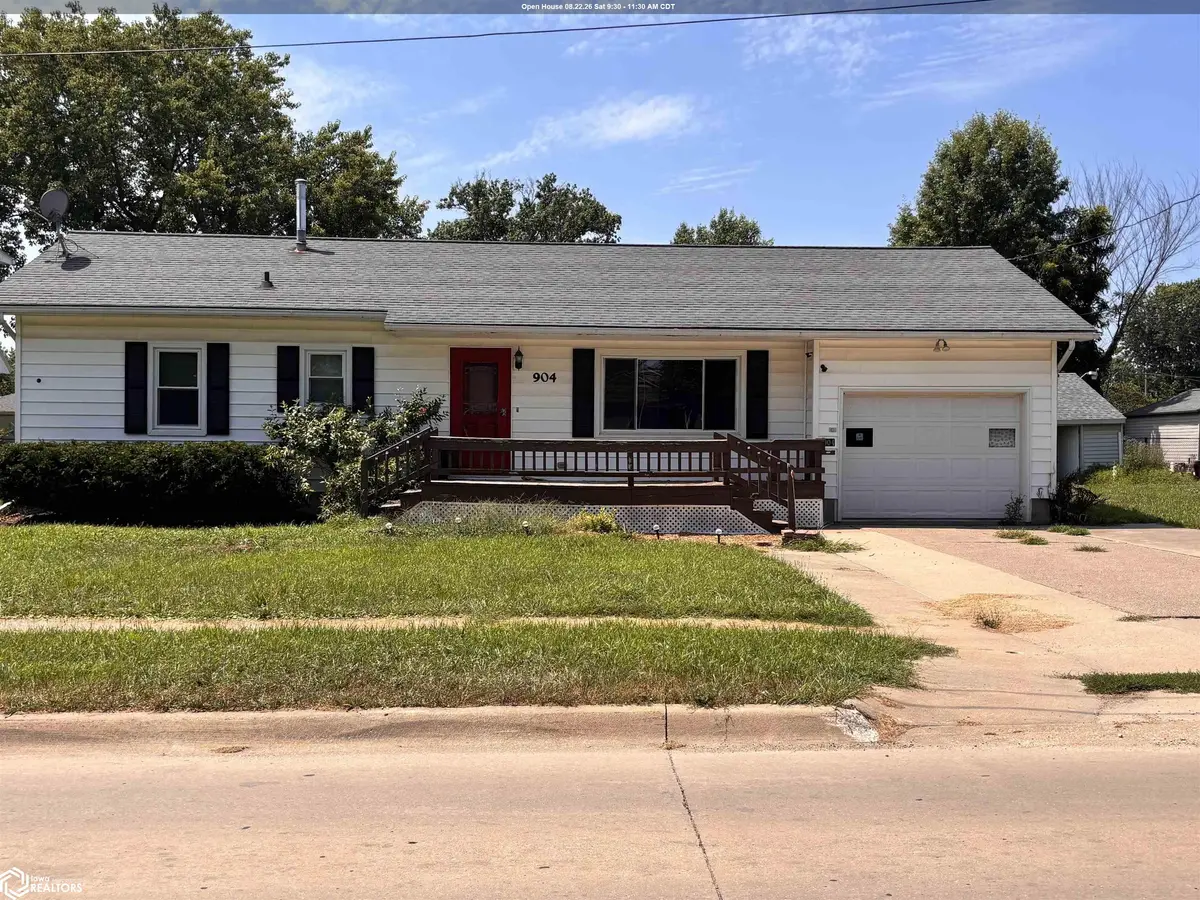 904 S 6Th ST, Fairfield, IA 52556