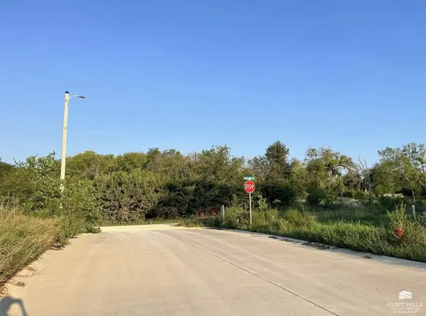 4881 Nature AVE, Manhattan, KS 66502