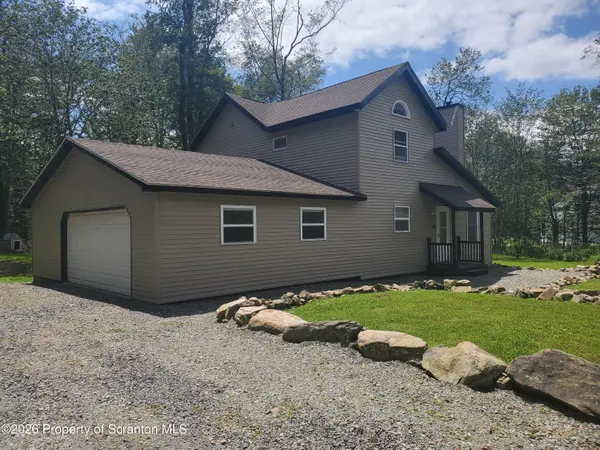 9268 Horn Owl LN, Tobyhanna, PA 18466