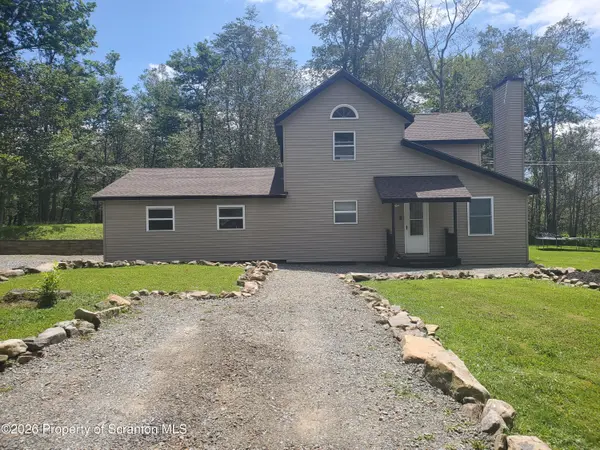 9268 Horn Owl LN, Tobyhanna, PA 18466