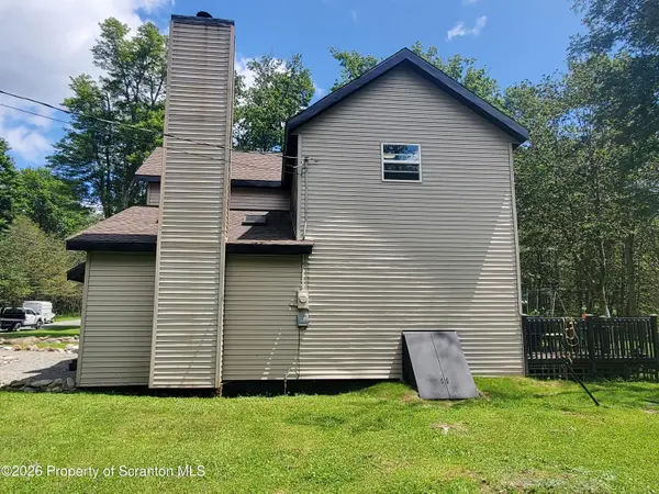 9268 Horn Owl LN, Tobyhanna, PA 18466