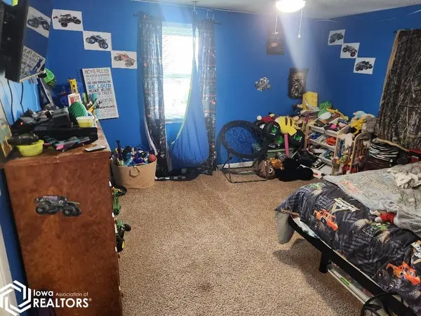 314 E 1st street, Kanawha, IA 50447