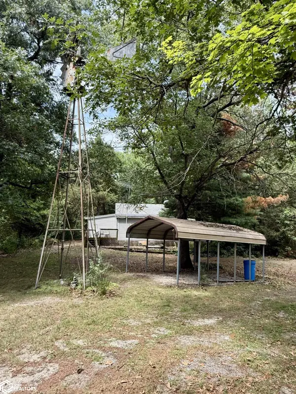 2527 CO 3 HWY, Oquawka, IL 61469