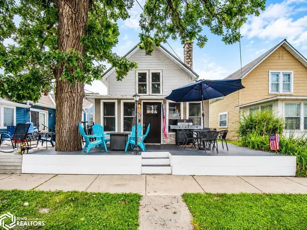 117 4Th AVE, Clear Lake, IA 50428