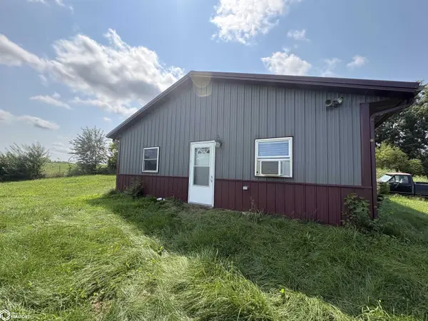 23701 260Th AVE, Centerville, IA 52544