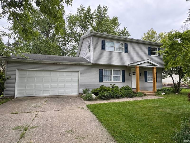 52191 Carriage Hills DR, South Bend, IN 46635-1006