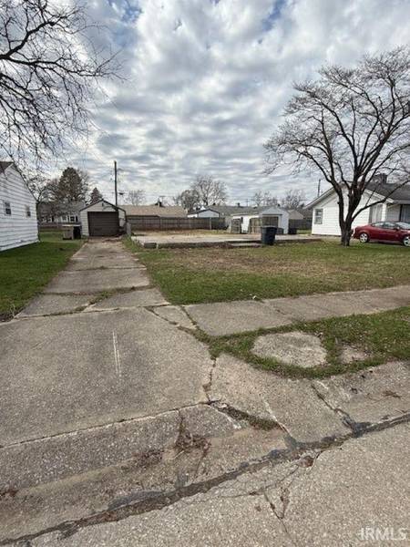 3621 Whitcomb AVE, South Bend, IN 46614